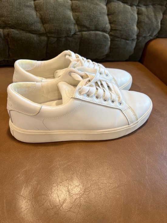 Sam Edelman Shoes - Sam Edelman White Leather Low-Top Sneakers